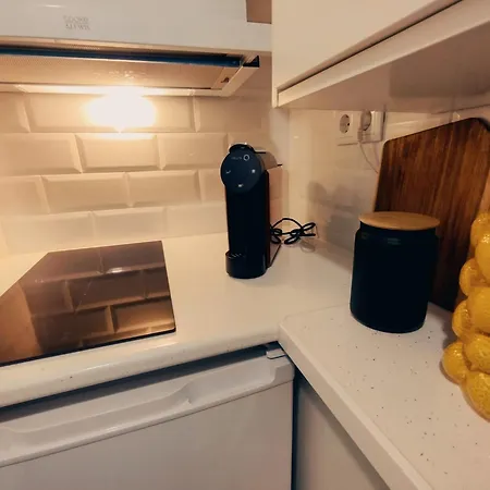 Theone Alfama Apartamento *