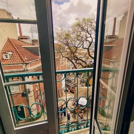 Theone Alfama Lizbona