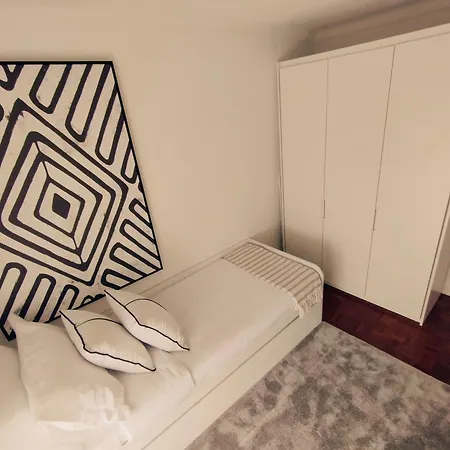 Theone Alfama Apartment *