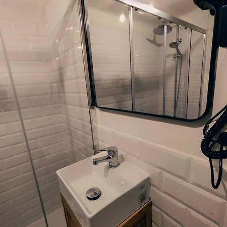 Theone Alfama Lisbon