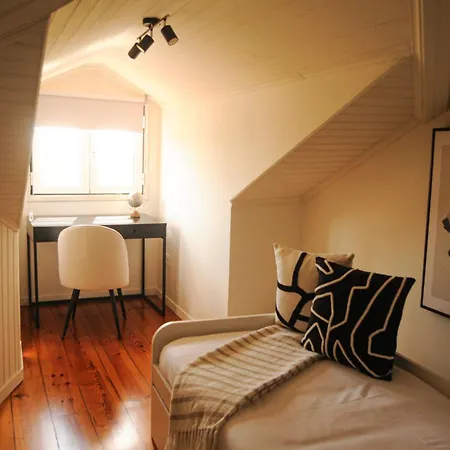 Theone Alfama Apartamento *