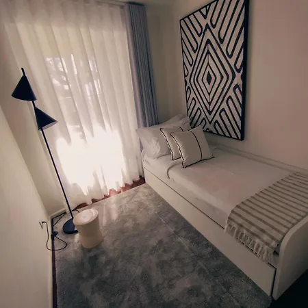 Theone Alfama Lizbona