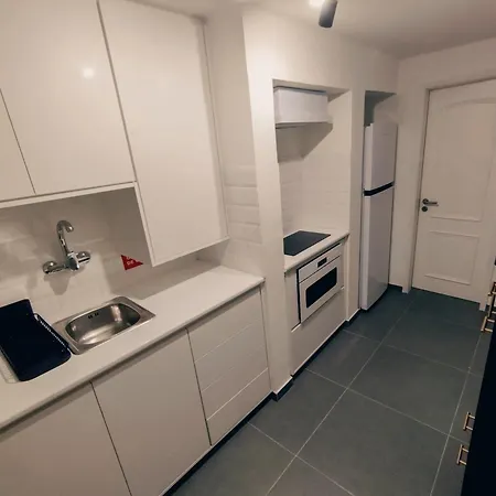 Theone Alfama Apartament *